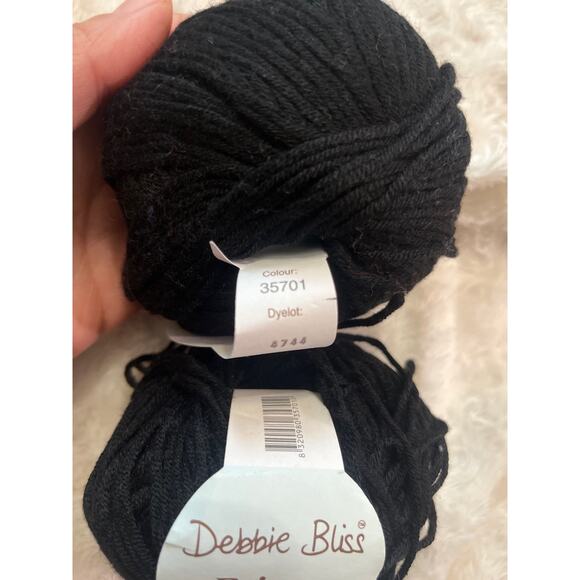Debbie bliss prima 2 skeins‎ black bamboo/merino wool - Picture 2 of 3